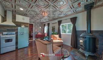 52 Road 8UC, Clark, WY 82435