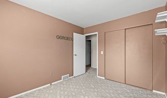 1055 Thomas Dr, Ashland, OH 44805