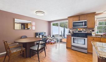 19 Deerwood Dr B, Amherst, NH 03031