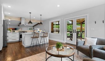 2050 Camelot Rd, Ann Arbor, MI 48104