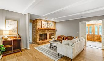 8402 CAMDEN St, Alexandria, VA 22308