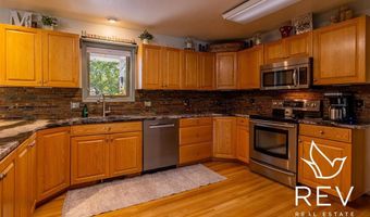 14 Beacon Dr, Cody, WY 82414
