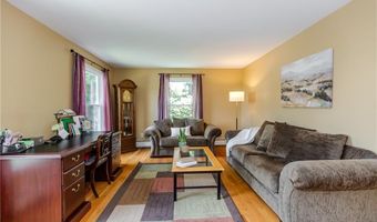 41 Holly Hill Ln, Cranston, RI 02921
