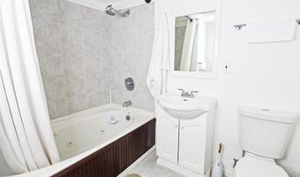 105 Penn Ave, Andover, NJ 07801