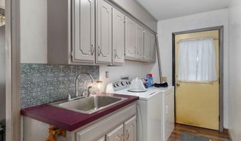 1626 Porter Ave, Aurora, MO 65605