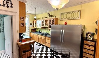 619 Q St, Aurora, NE 68818