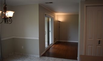 10 Southcreek Ct B, Amherst, NY 14051