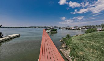 565 Walnut Ridge Trl, Aurora, OH 44202