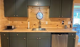35 Bolton Ave, Alexandria Bay, NY 13607