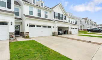800 Dipper Ln 3, Aurora, OH 44202