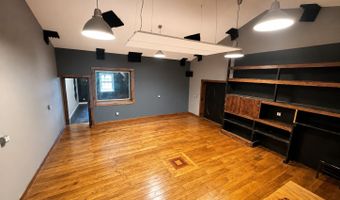 77 N High St, Clinton, CT 06413