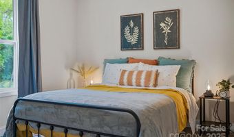 9 Silent Pl, Asheville, NC 28806