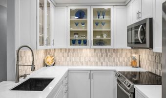 140 UWAPO Rd 36-104, Kihei, HI 96753