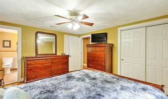 4 Johnson Ct, Bristol, RI 02809