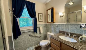 85 Crosby St, Brattleboro, VT 05301