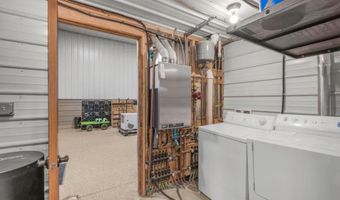 90917 240th St, Austin, MN 55912