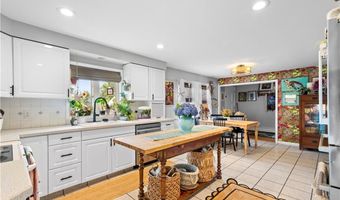 17 Golini Dr, Johnston, RI 02919