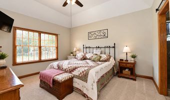 355 Connecticut Cir, Indianapolis, IN 46217