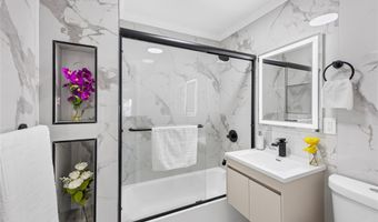 4 Somerset Rd N, Amityville, NY 11701