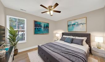 107 Falmouth Dr, Ballwin, MO 63011