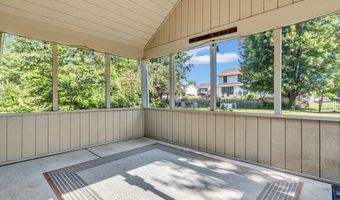 6686 Woodcrest Dr, Avon, IN 46123
