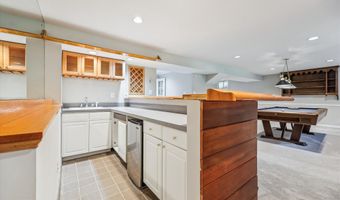 8201 HECTIC HILL Ln, Rockville, MD 20854