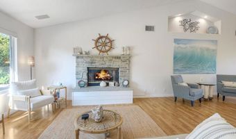 4876 Park Dr, Carlsbad, CA 92008