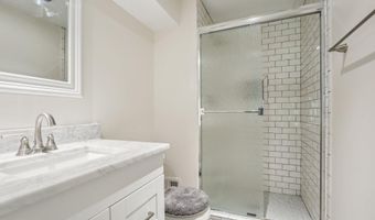 71 FENDALL Ave, Alexandria, VA 22304