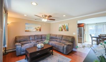 6 Scott Ln, Bristol, RI 02809