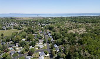 540 Sherman Ave, Belford, NJ 07718