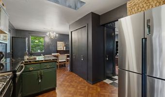 825 SE H St, Bentonville, AR 72712