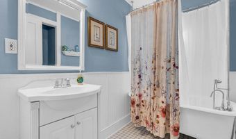 20 Woodland Ave, Avon By The Sea, NJ 07717