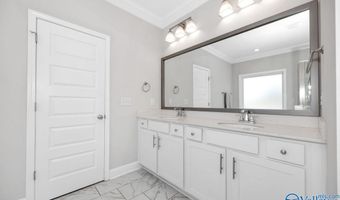 444 Summit Lakes Dr, Athens, AL 35613