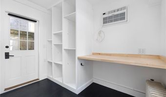 138 Spring St 1, Newport, RI 02840