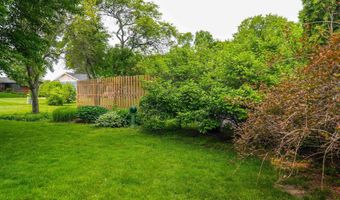 5306 Arapahoe Ln, Madison, WI 53704