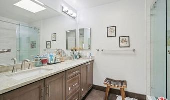 30482 Passageway Pl, Agoura Hills, CA 91301