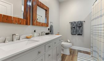 4039 Bonita St, Bay St. Louis, MS 39520