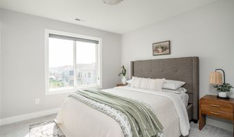 3217 Lakeview Dr SE, Altoona, IA 50009