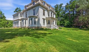 7 Nichols Ln 7, Hopkinton, RI 02832