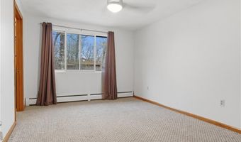 7 Wake Robin Rd 1604, Lincoln, RI 02865