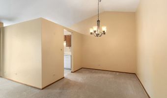4215 N Mallard Dr 4, Arlington Heights, IL 60004