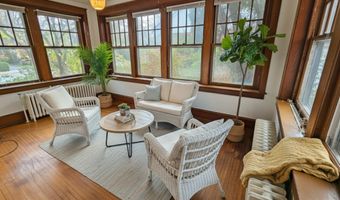 320 S 9TH St, Akron, PA 17501