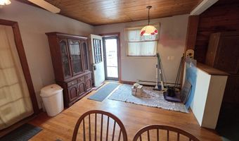 54 Slocum St, Acushnet, MA 02743