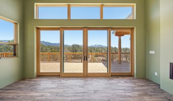 102 Spanish Peaks Rd, Arroyo Hondo, NM 87513