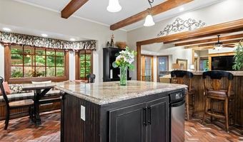 946 Briarwood Dr, Bartlesville, OK 74006