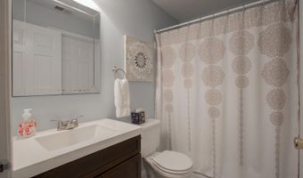 414 Wedgewood Cir 25, Belford, NJ 07718