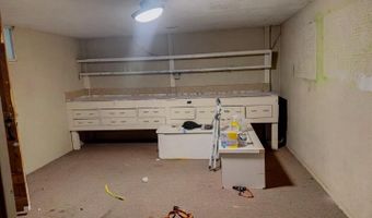 809 S Roselawn Ave, Artesia, NM 88210