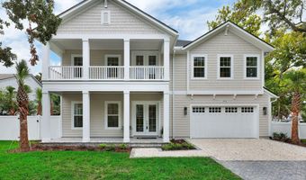 392 4TH St, Atlantic Beach, FL 32233