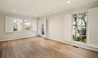 7572 WESTLAKE Ter 56, Bethesda, MD 20817