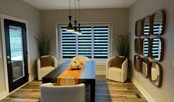 102 Fox Trail Dr, Auburn, IN 46706